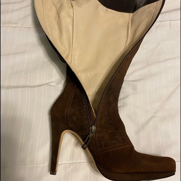 Dione Suede Heeled Boots . Gorgeous on thin calf’s. Worn once and then boxed - Picture 2 of 4